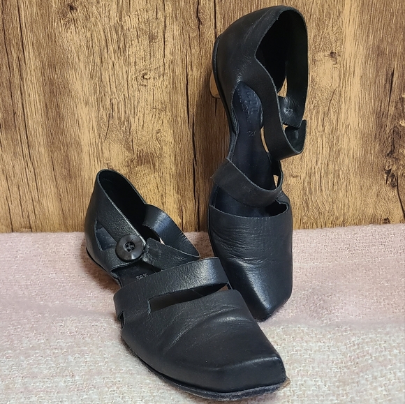 Cydwoq Shoes - Cydwoq shoes